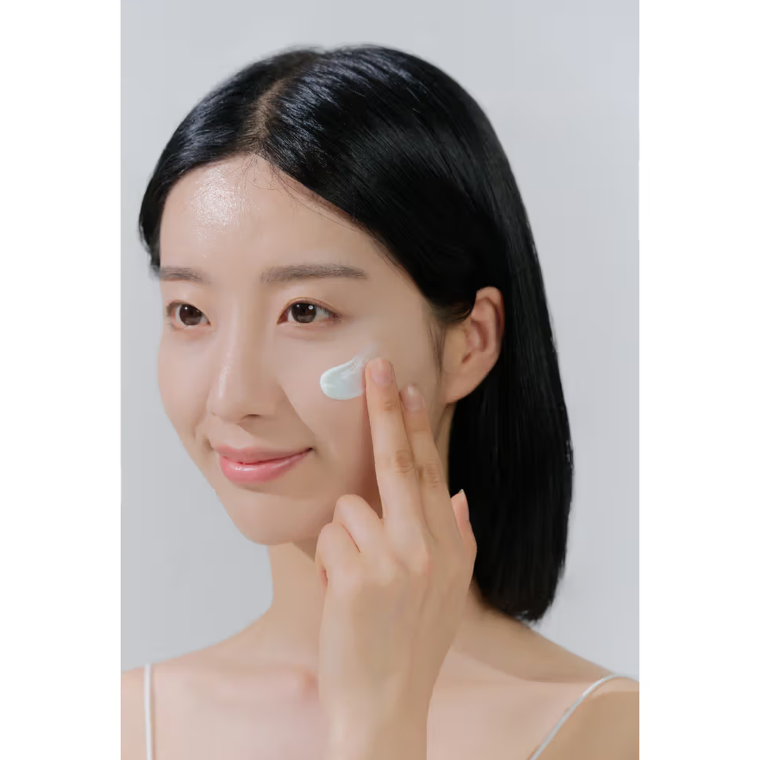 SKIN1004 Madagascar Centella Hyalu-Cica Water-Fit Sun Serum for All Skin Types SPF50 - 50ml